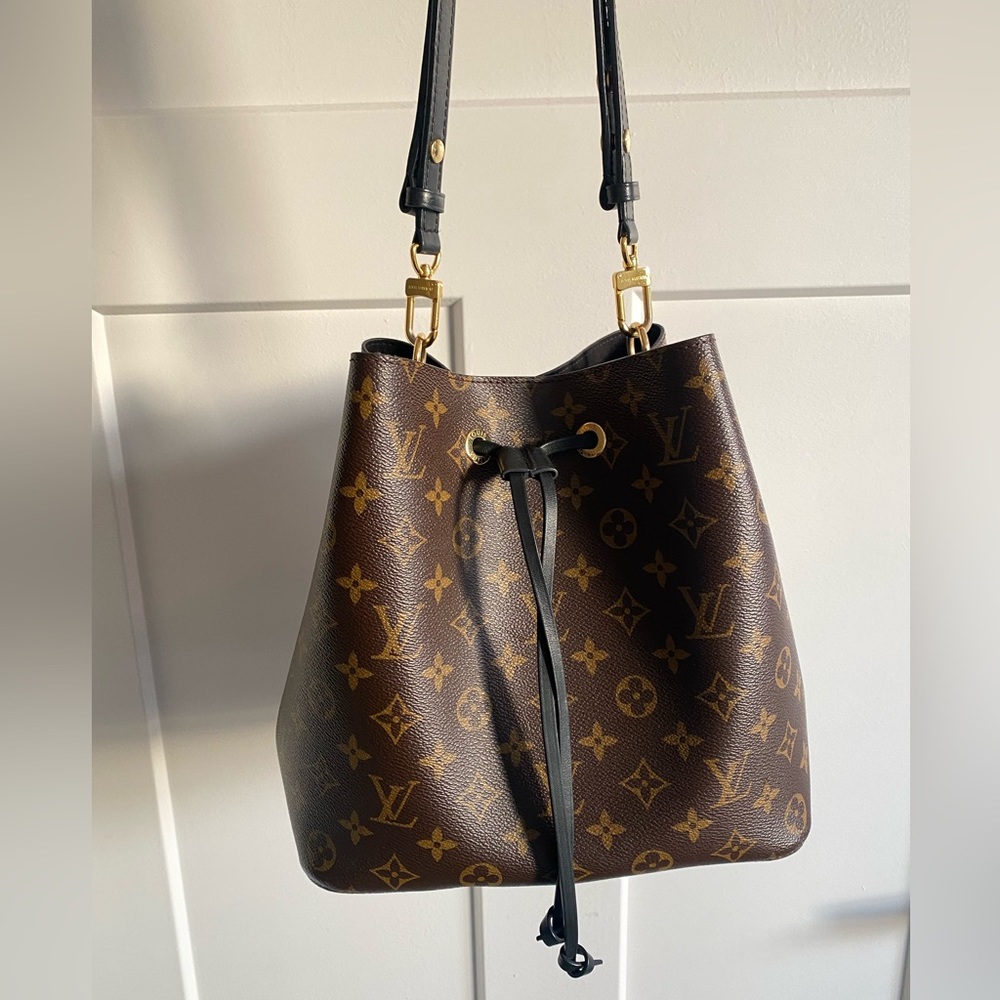 Louis Vuitton NEONOE MM bag
